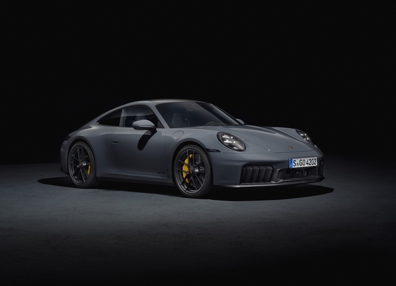 Porsche 911 впервые получил гибридную модификацию