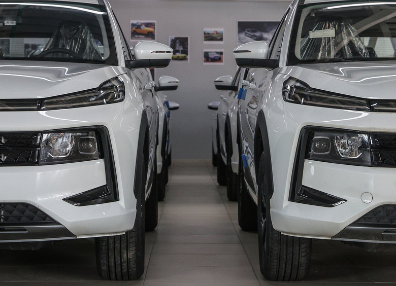 Продажи новых автомобилей выросли в России на 72,5%