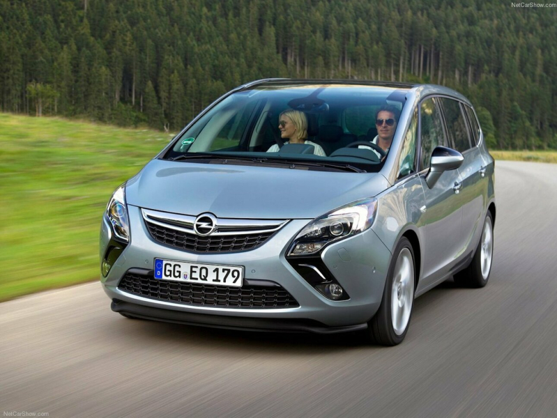 Много не бывает: лучшие семейные автомобили за 1 000 000 рублей