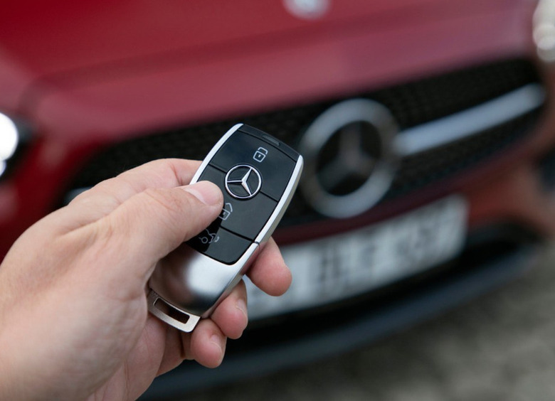 Золотой ключик: во сколько сегодня обойдется потерянный брелок от Mercedes-Benz